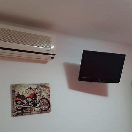 Hostal El Parque ซานมาร์ตินเดลาเวกา ภายนอก รูปภาพ