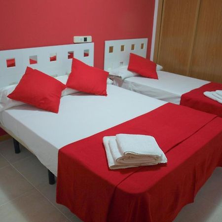 Hostal El Parque ซานมาร์ตินเดลาเวกา ภายนอก รูปภาพ