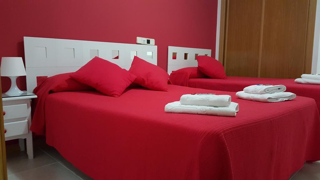 Hostal El Parque ซานมาร์ตินเดลาเวกา ภายนอก รูปภาพ