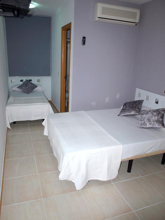 Hostal El Parque ซานมาร์ตินเดลาเวกา ภายนอก รูปภาพ